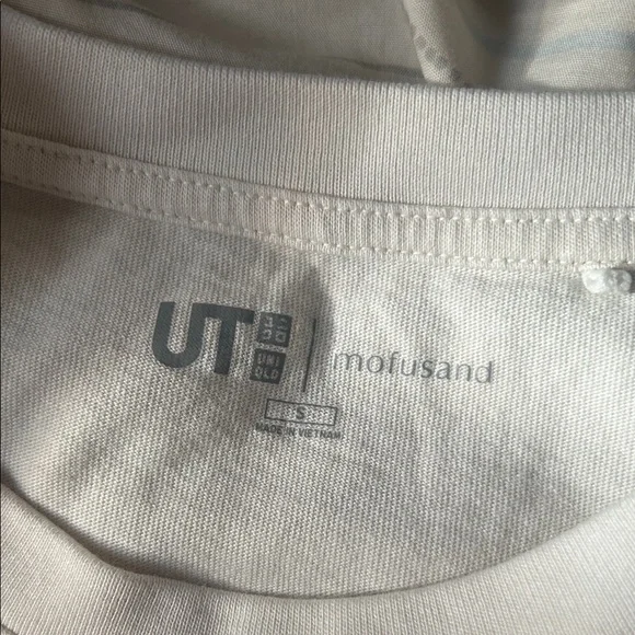 4/$20 Uniqlo Teddy Mofusand Graphic Tee - Picture 2 of 6